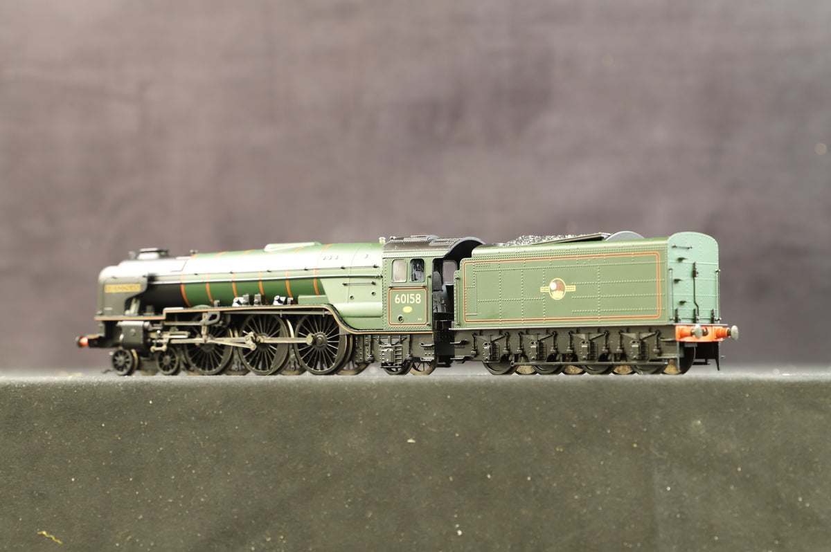 Bachmann OO 32-551 Class A1 &#39;60158&#39; &#39;Aberdonian&#39; BR Green L/Crest