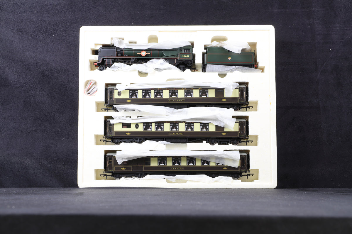 Hornby OO R2300  &#39;Bournemouth Belle&#39; Train Pack