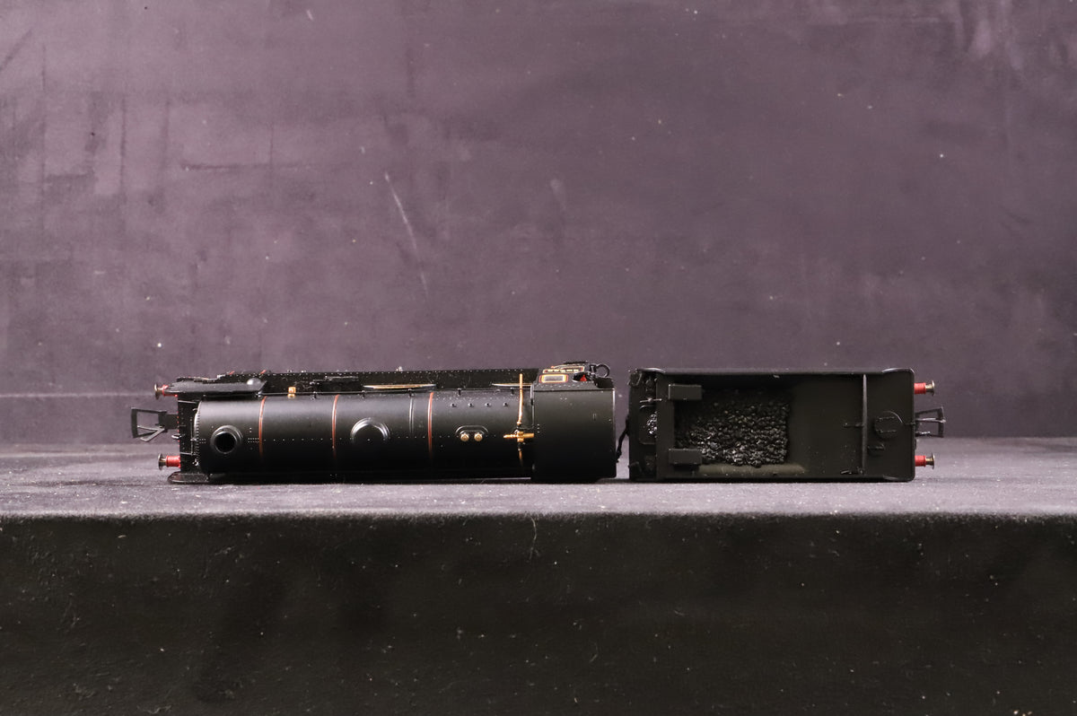 Hornby OO R2744 Schools Class &#39;30932&#39; &#39;Blundell&#39;s&#39; BR Lined Black E/C