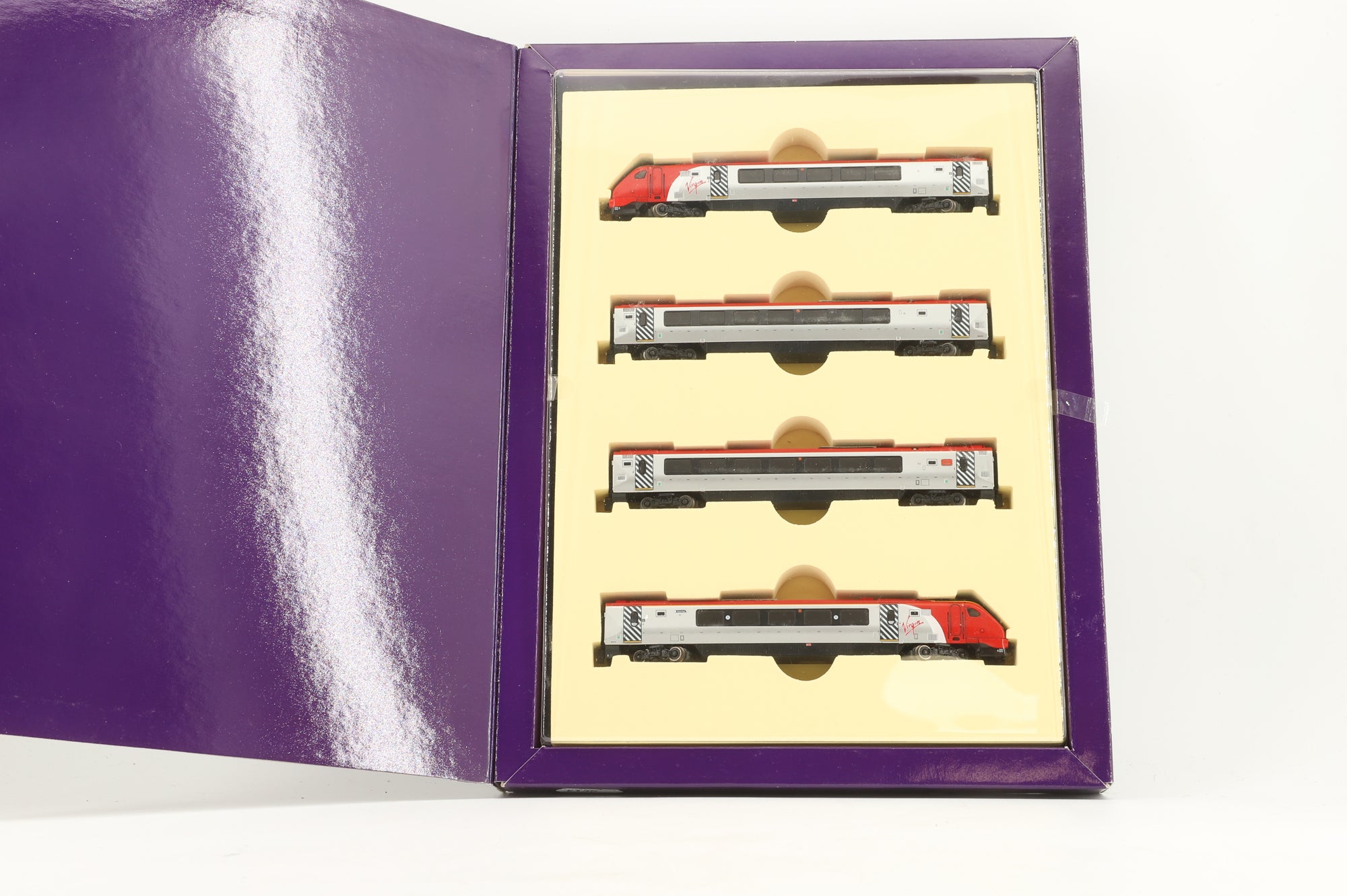 Dapol N ND-063C Class 220 4 Car Forth Voyager DMU '220 002', Virgin Trains livery