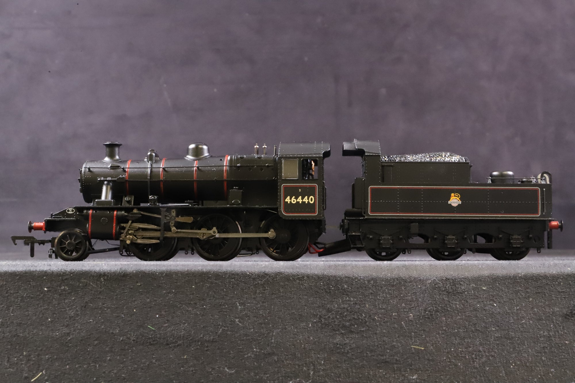 Bachmann OO 32-826 Ivatt Class 2MT 46440 in Lined BR Black w/ Early Crests