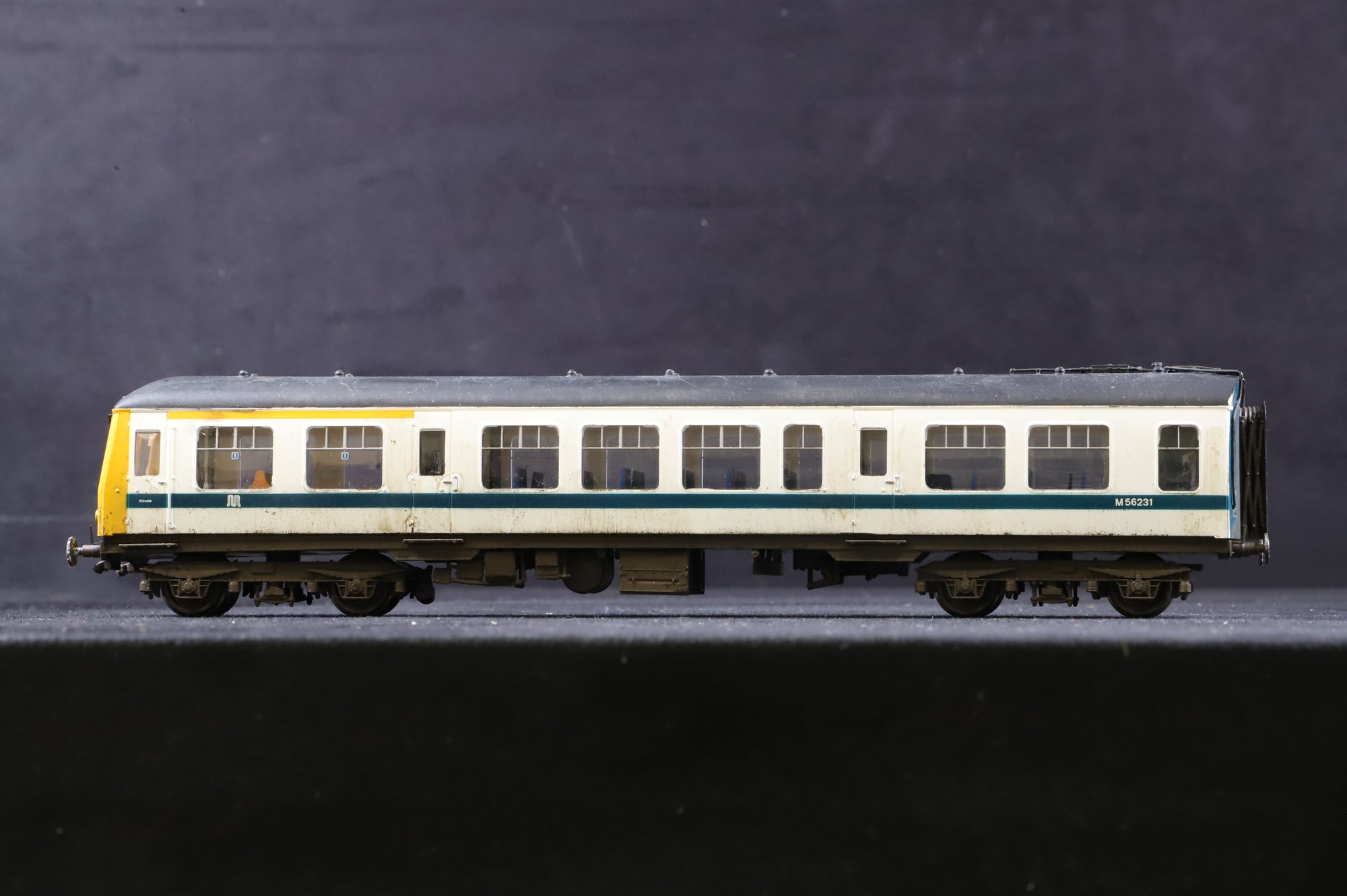 WORKSHOP Bachmann OO Class 108 2 Car DMU BR Refurbished White & Blue NON RUNNER