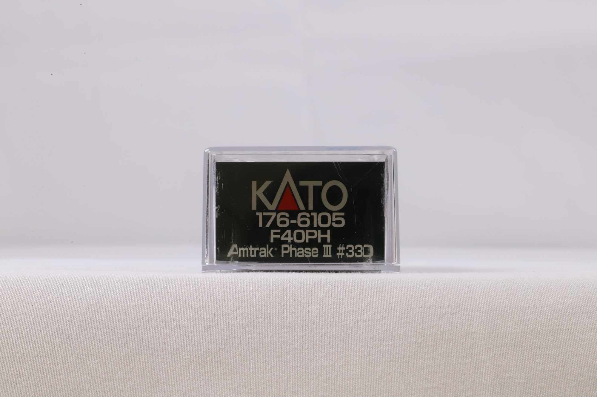 Kato N 176-6105 F40PH Amtrak Phase 3 '330' Diesel Locomotive DCC Fitted