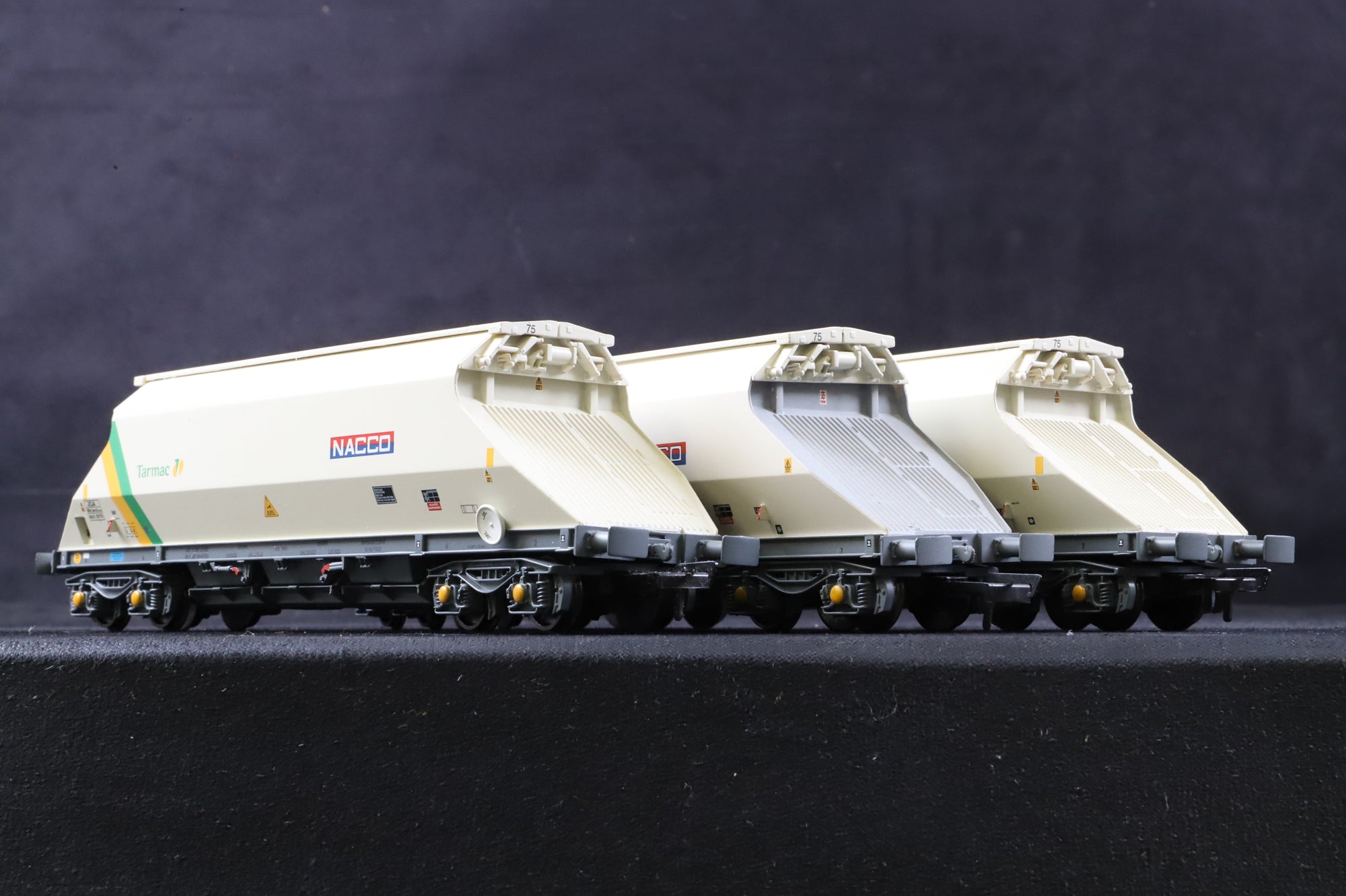 Bachmann OO Rake of 3 Bogie Hopper Wagons, Inc. 37-328 & 328B