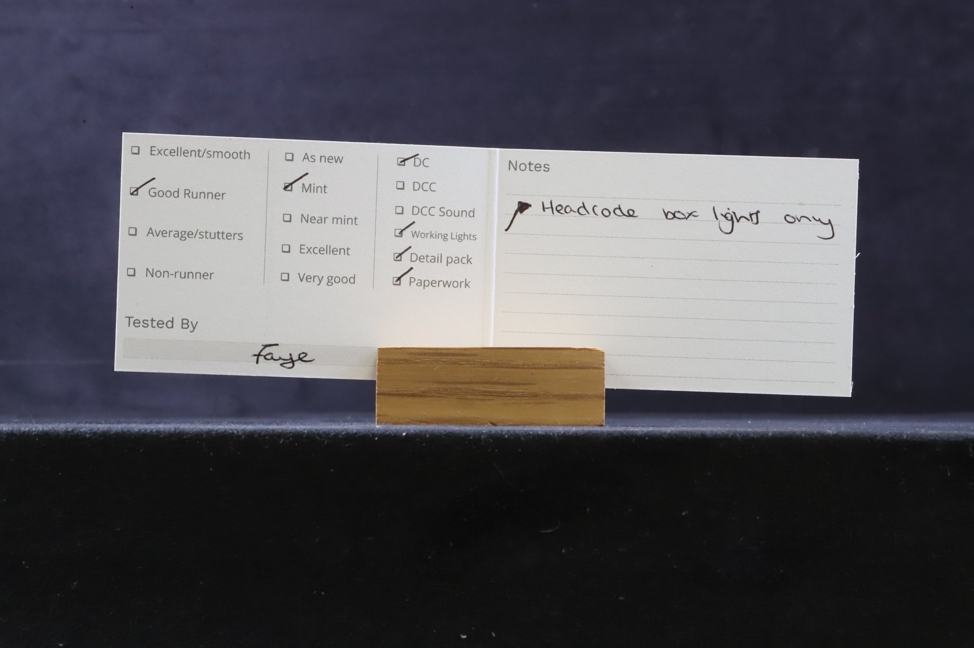 Heljan OO 5203 Class 52 Diesel 'D1015' 'Western Champion' Experimental Golden Ochre