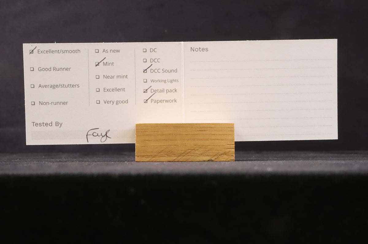 Graham Farish N 372-728BSF BR Standard Class 5MT &#39;73026&#39; BR Lined Green L/C DCC Sound