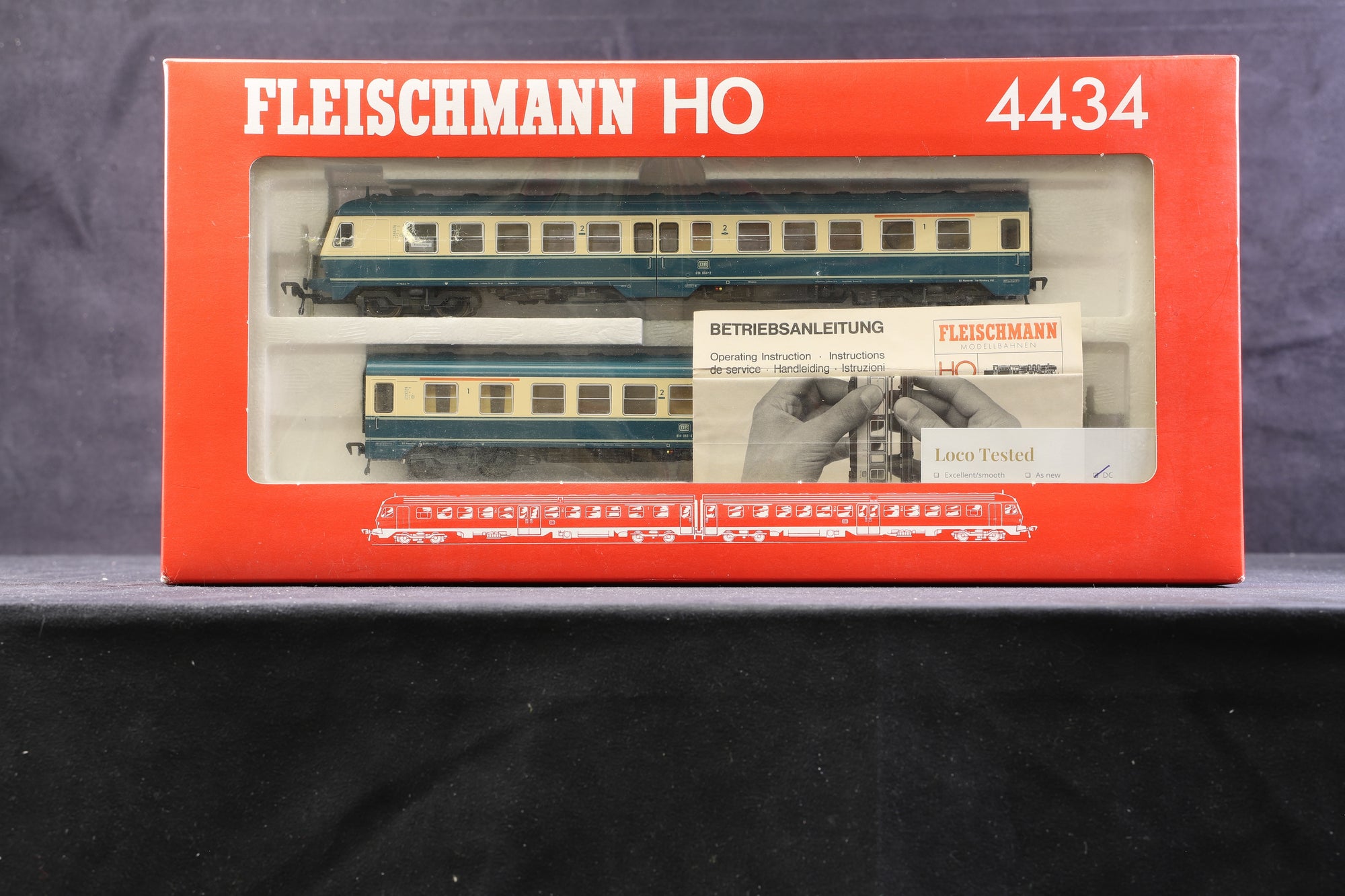 Fleischmann HO 4434 Class BR 614 2-Car DMU DB Railcar Turquoise & Cream