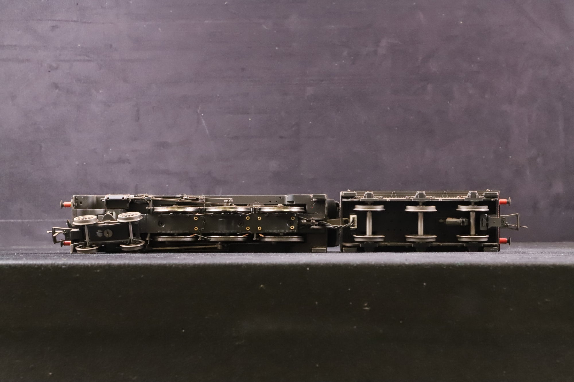 Bachmann OO 31-186A Jubilee Class '45588' 'Kashmir' BR Lined Maroon E/C Weathered DCC Sound