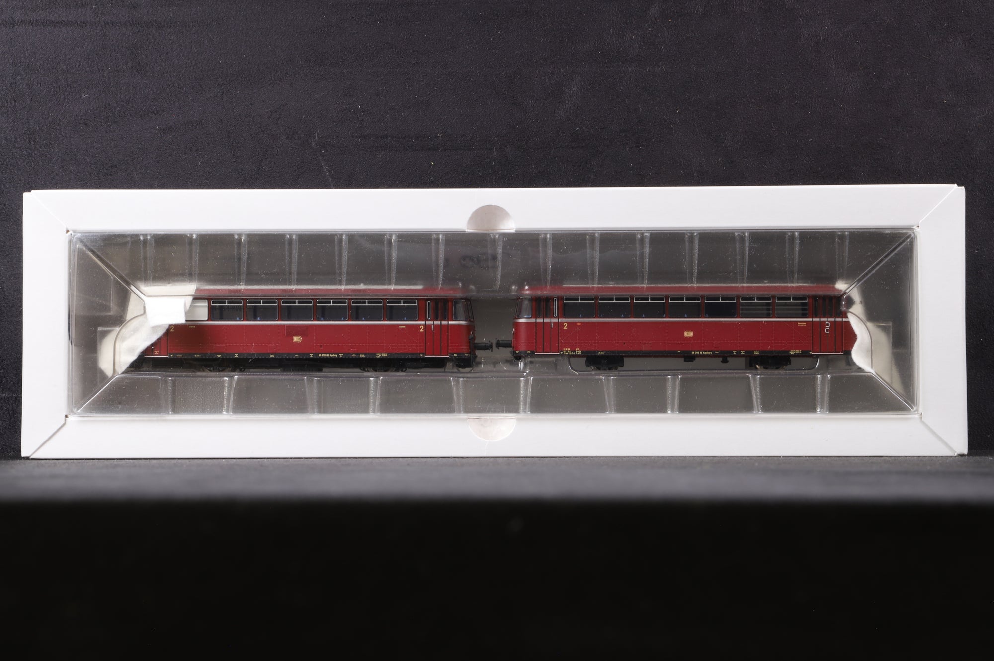 Marklin HO 39978 BR Vt98.9 2 Car Railbus Set in DB Crimson - UNTESTED