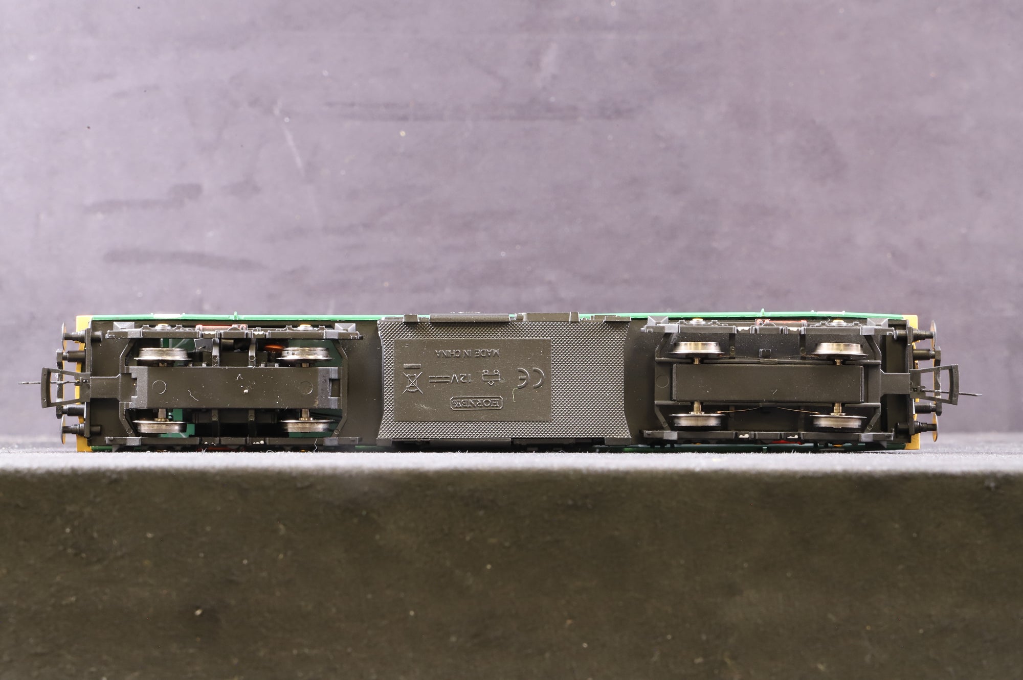 Hornby OO Class 73 'E6001' 'Stewarts Lane' BR Green