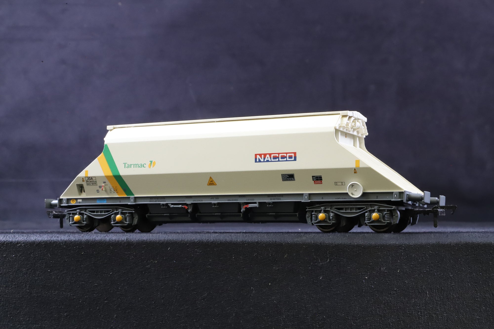 Bachmann OO Rake of 3 Bogie Hopper Wagons, Inc. 37-328 & 328B