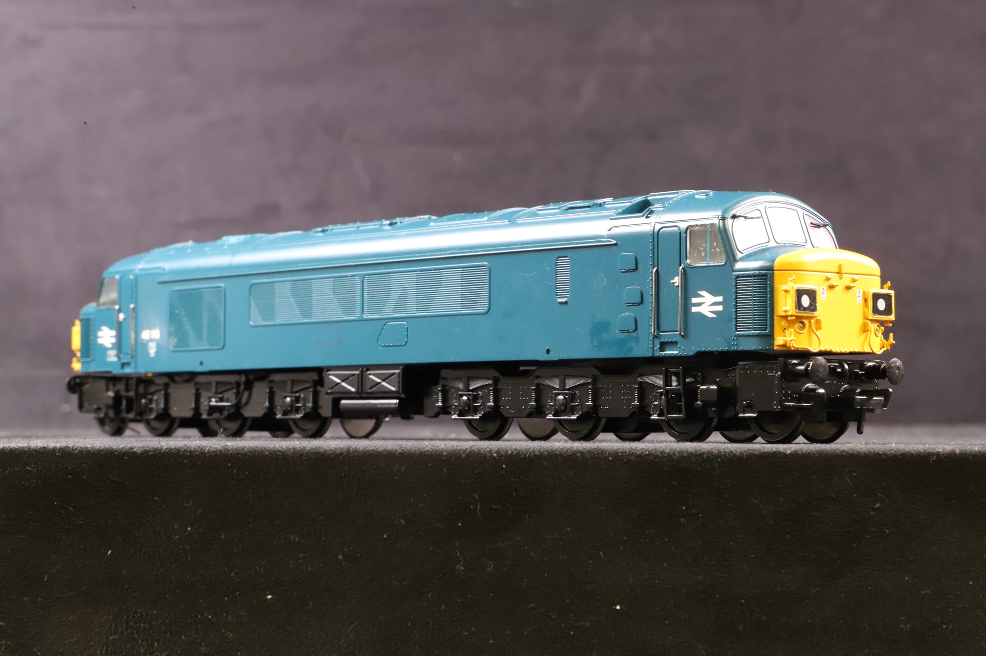 Bachmann OO Class 45 45110 in BR Blue