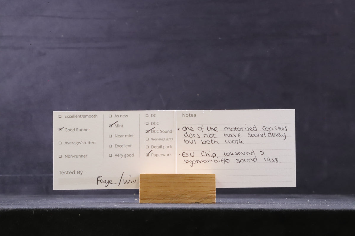 EFE Rail OO E99939 1938 Northern Line Tube Stock 4 Car EMU in 1960s London Transport Red