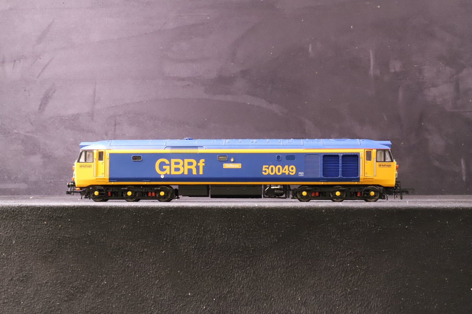 Hornby OO R3883 GBRf Class 50 Co-Co '50049' 'Defiance'