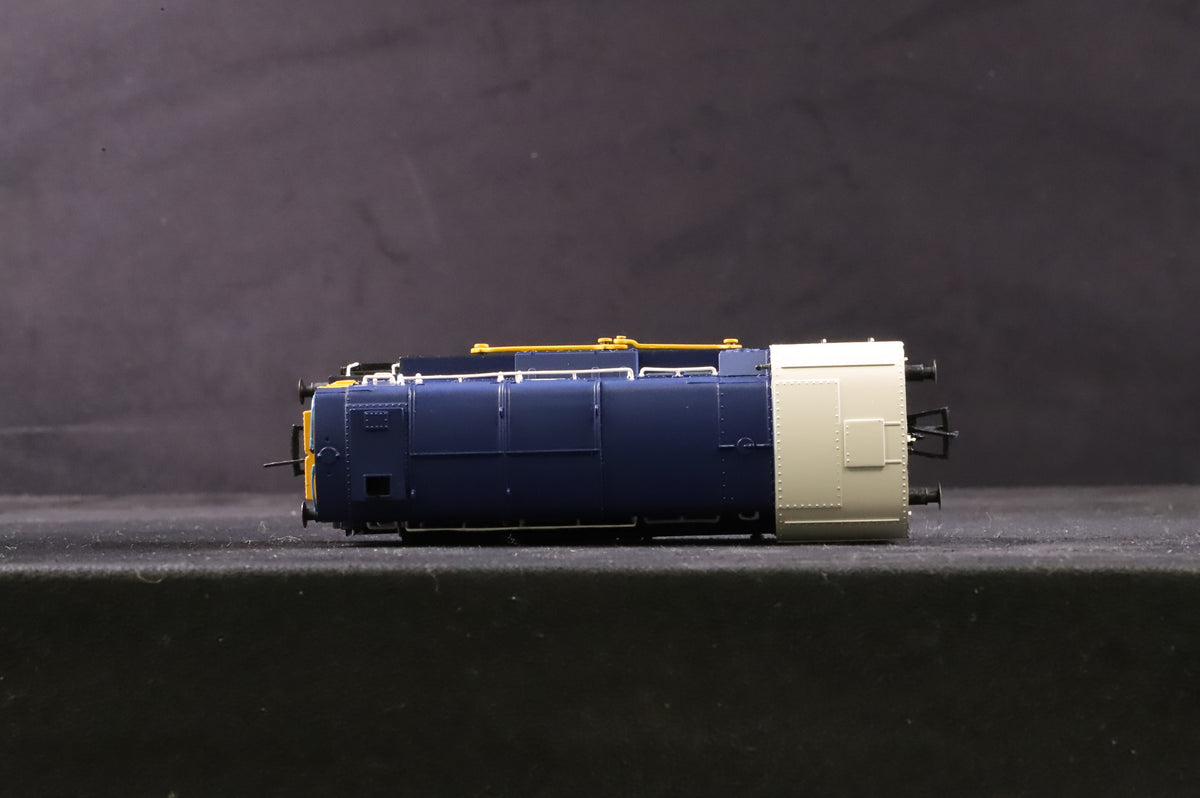 Bachmann OO 32-102K Class 08 08484 &#39;Captain Nathaniel Darell&#39; in Port of Felixstowe Blue w/ Wasp Stripe