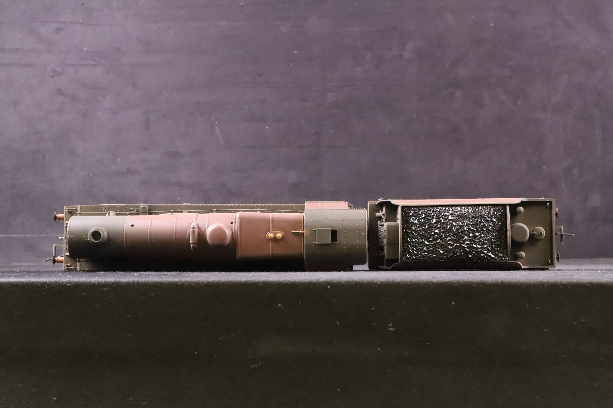 Bachmann OO 31-186A Jubilee Class '45588' 'Kashmir' BR Lined Maroon E/C Weathered DCC Sound