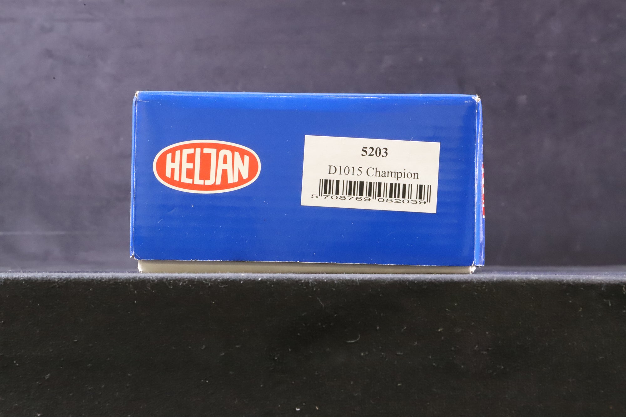 Heljan OO 5203 D1015 Class 52 D1015 'Western Champion' in Golden Ochre