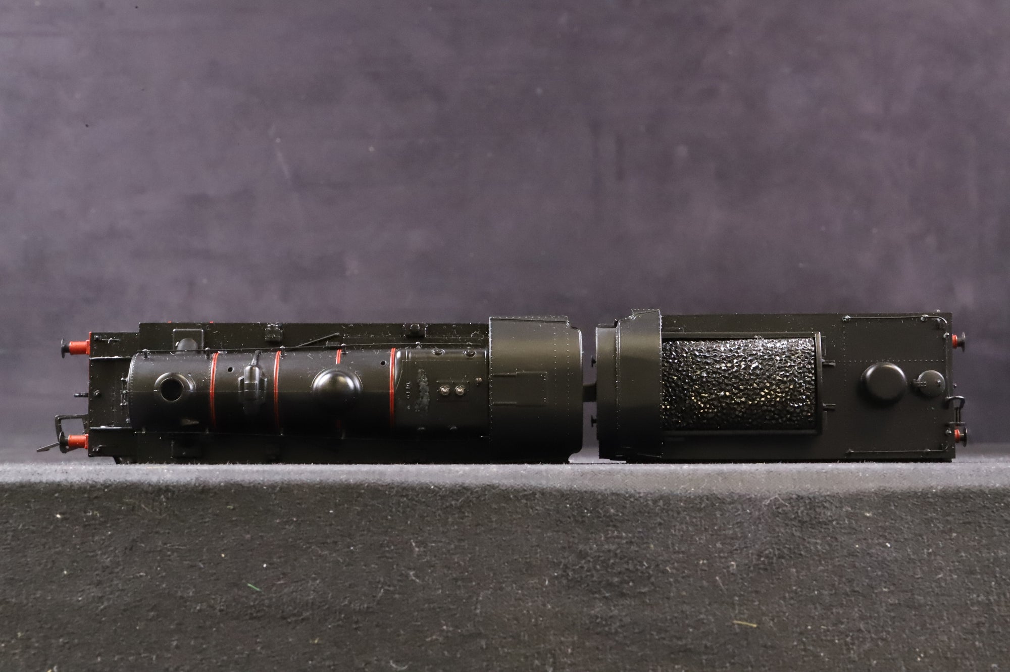 Bachmann OO 32-826 Ivatt Class 2MT 46440 in Lined BR Black w/ Early Crests