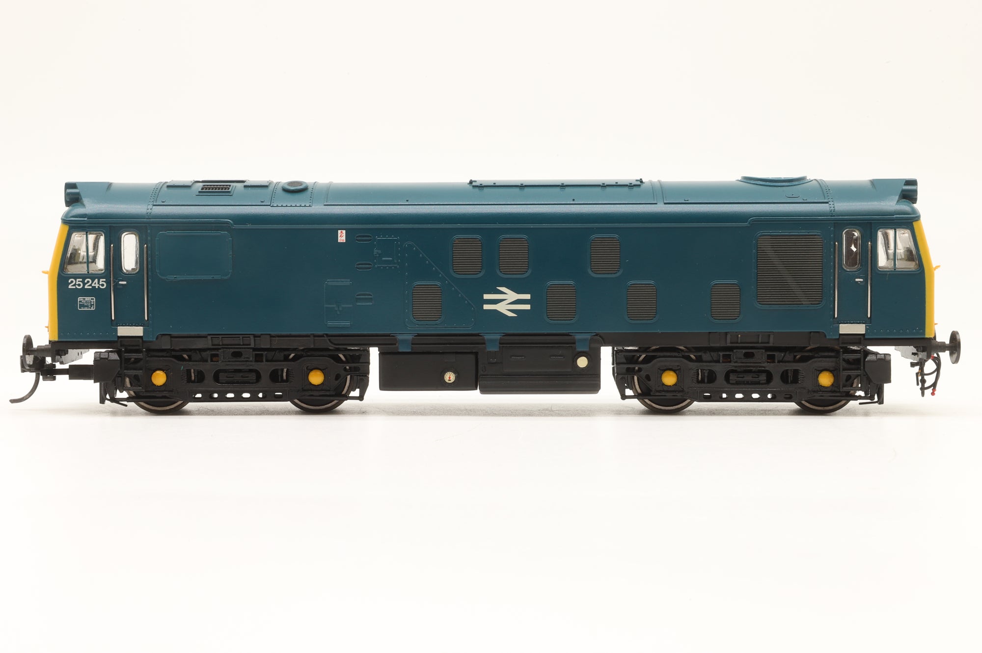 Bachmann OO 32-326DS Class 25/2 '25245' BR Blue, DCC Sound