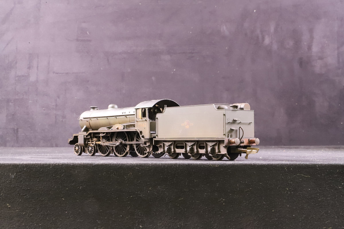 Hornby OO R3163 Class B17/6 61662 &#39;Manchester United&#39; in BR Lined Green w/ Late Crests - Heavily Weathered