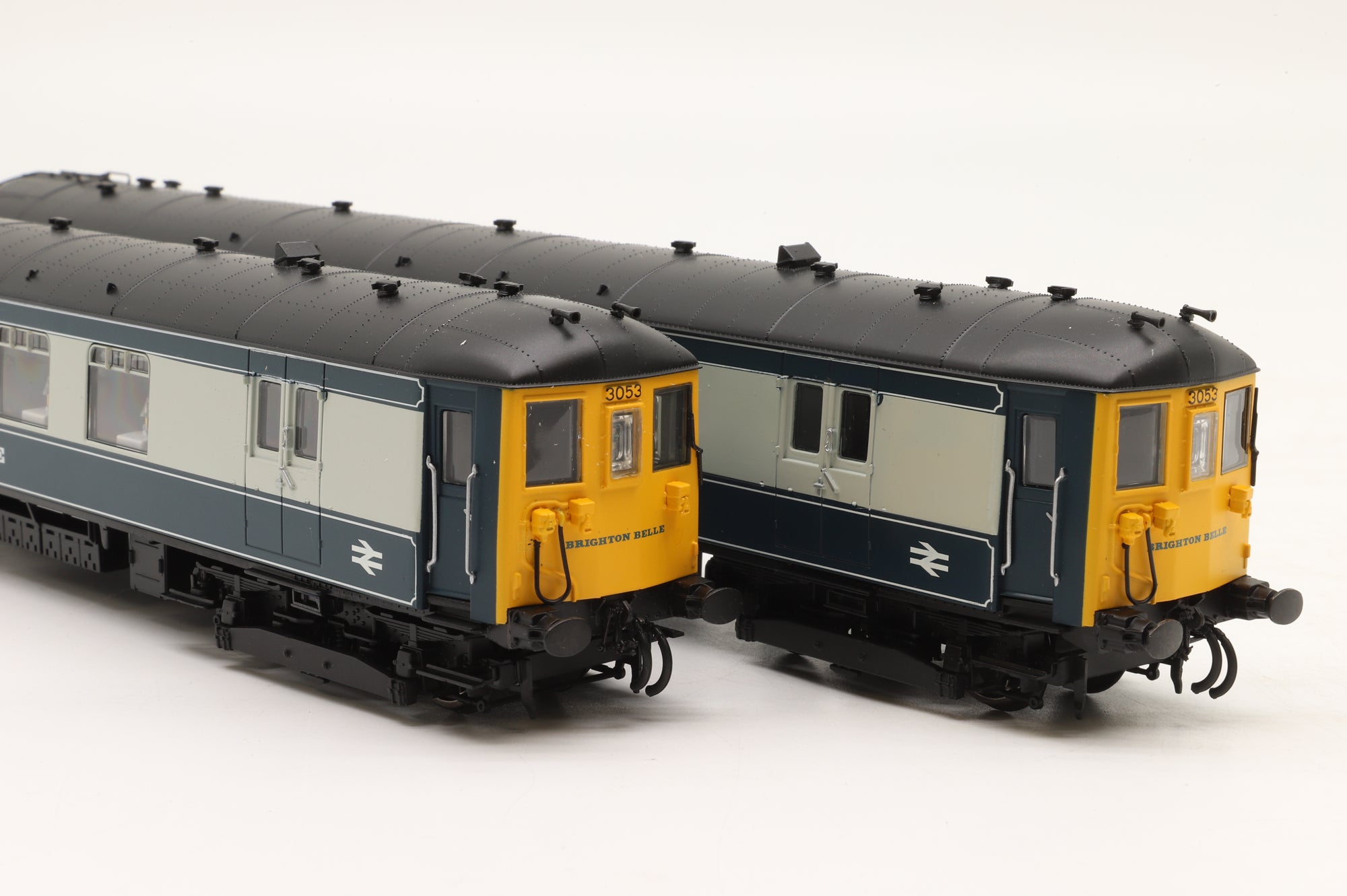 Hornby OO R2988X Class 5BEL Pullman Brighton Belle 1967 2 Car Pack DCC Fitted