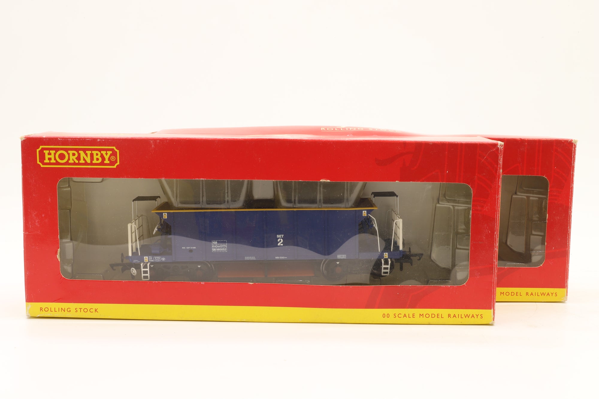 Hornby OO R6287A x2 Rake of 2 YGB Seacows in Mainline Blue