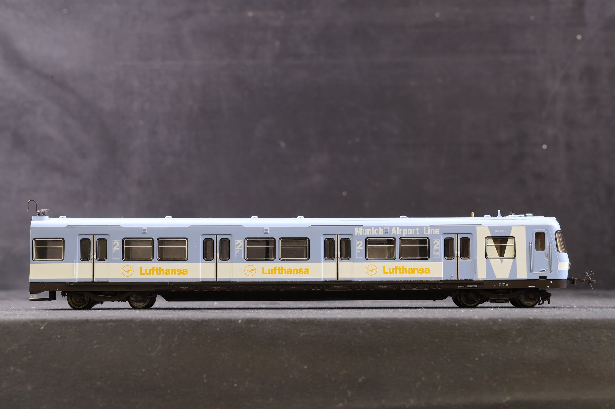Roco HO DB BR 420 Lufthansa Airport 3 Car EMU