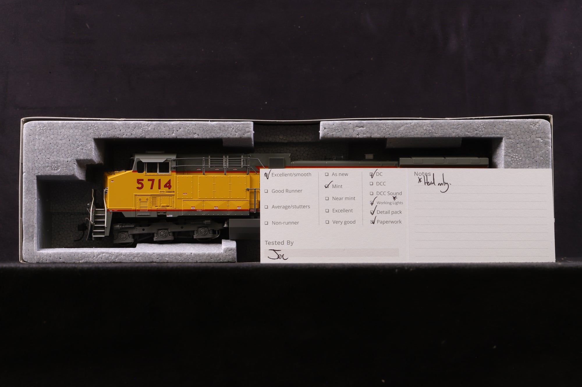 Kato HO 37-6433 GE AC4400CW 5714 in Union Pacific Livery