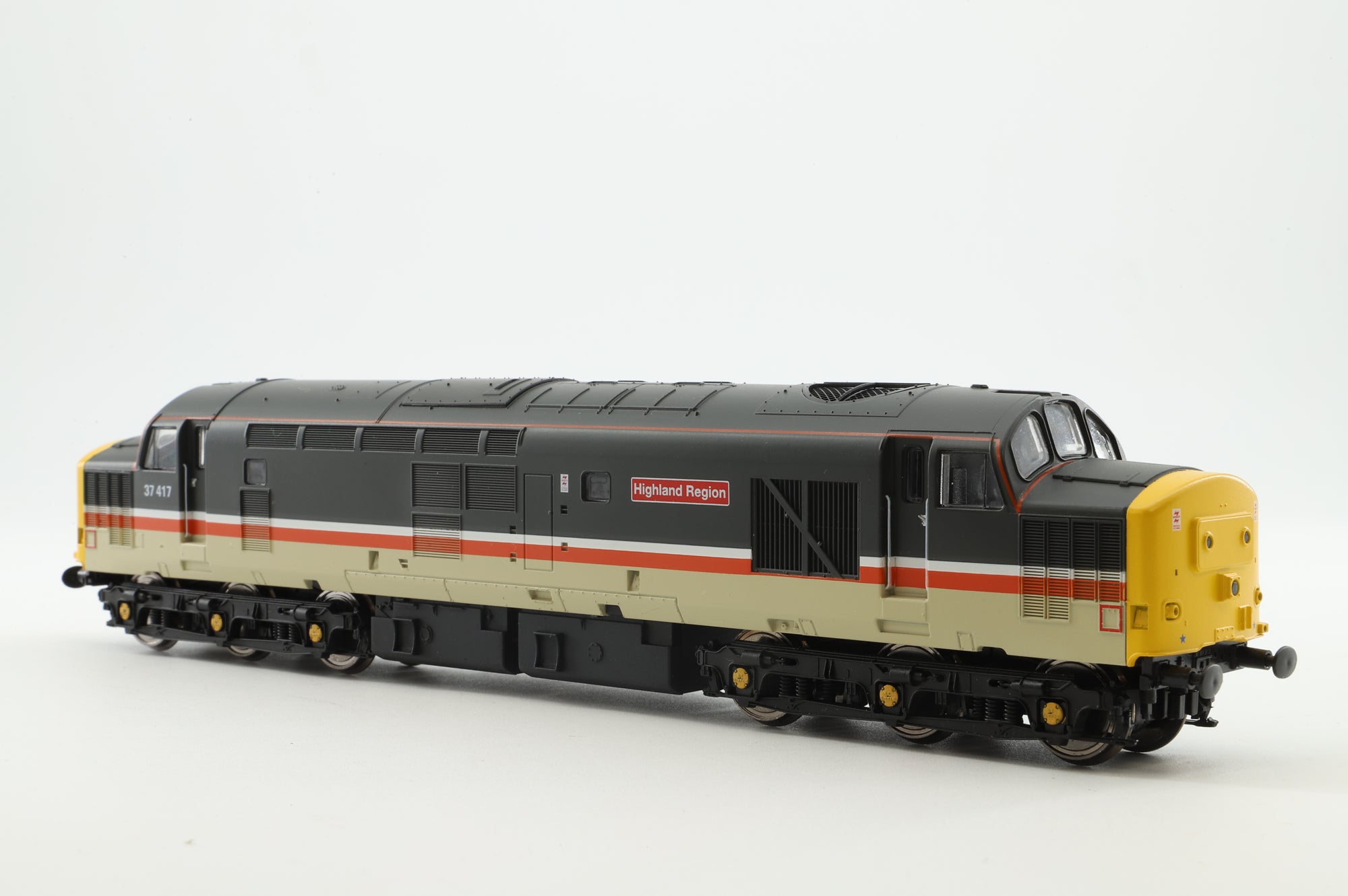 ViTrains OO V2052 Class 37 37417 in BR Intercity Executive Livery - DCC Sound