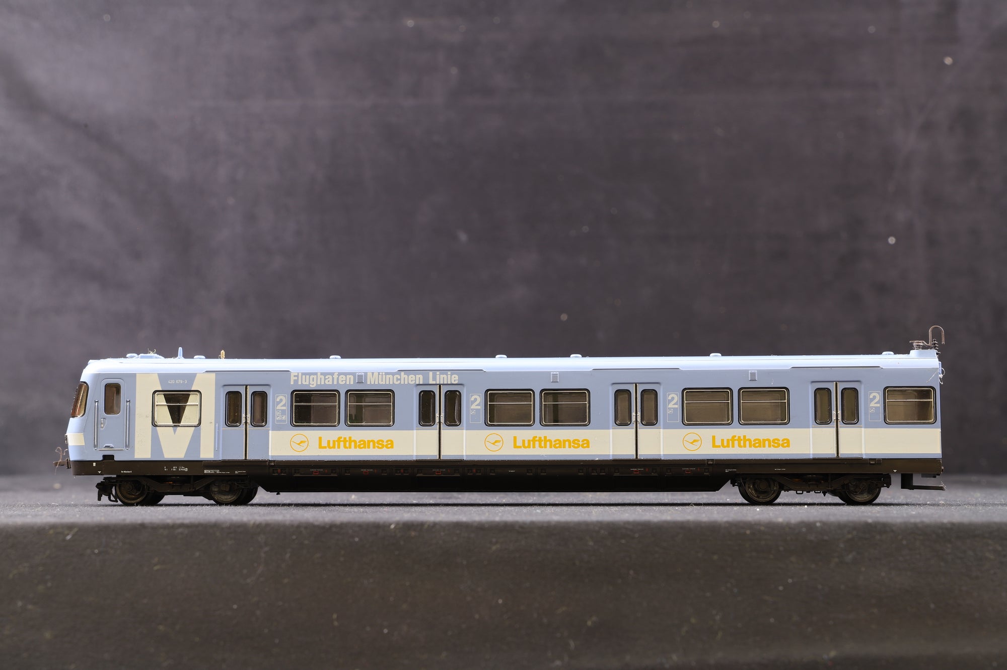 Roco HO DB BR 420 Lufthansa Airport 3 Car EMU