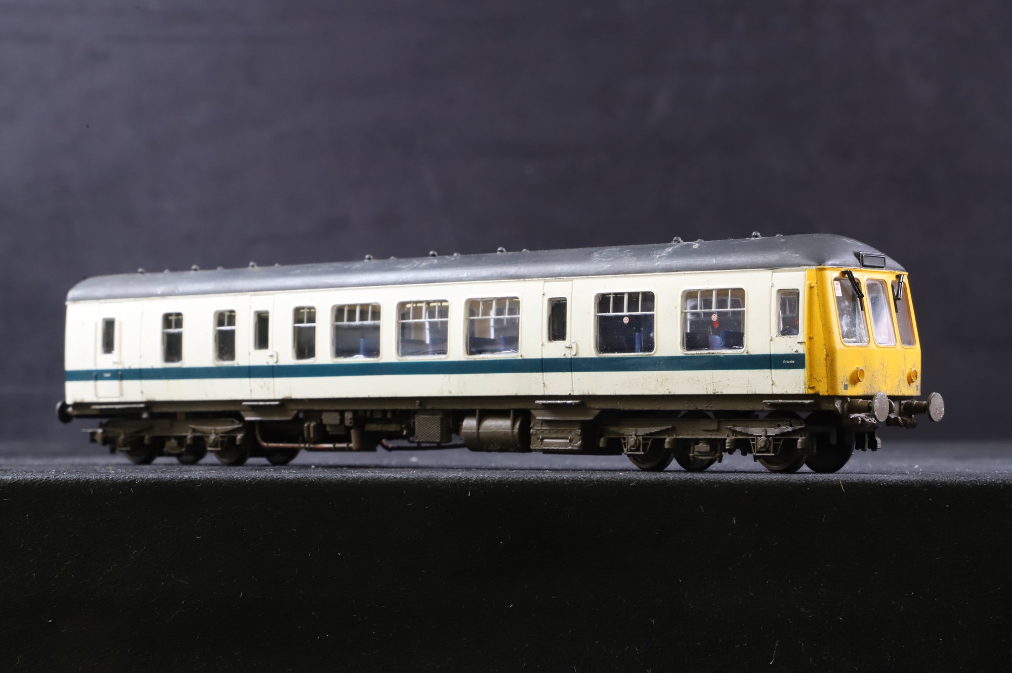 WORKSHOP Bachmann OO Class 108 2 Car DMU BR Refurbished White & Blue NON RUNNER