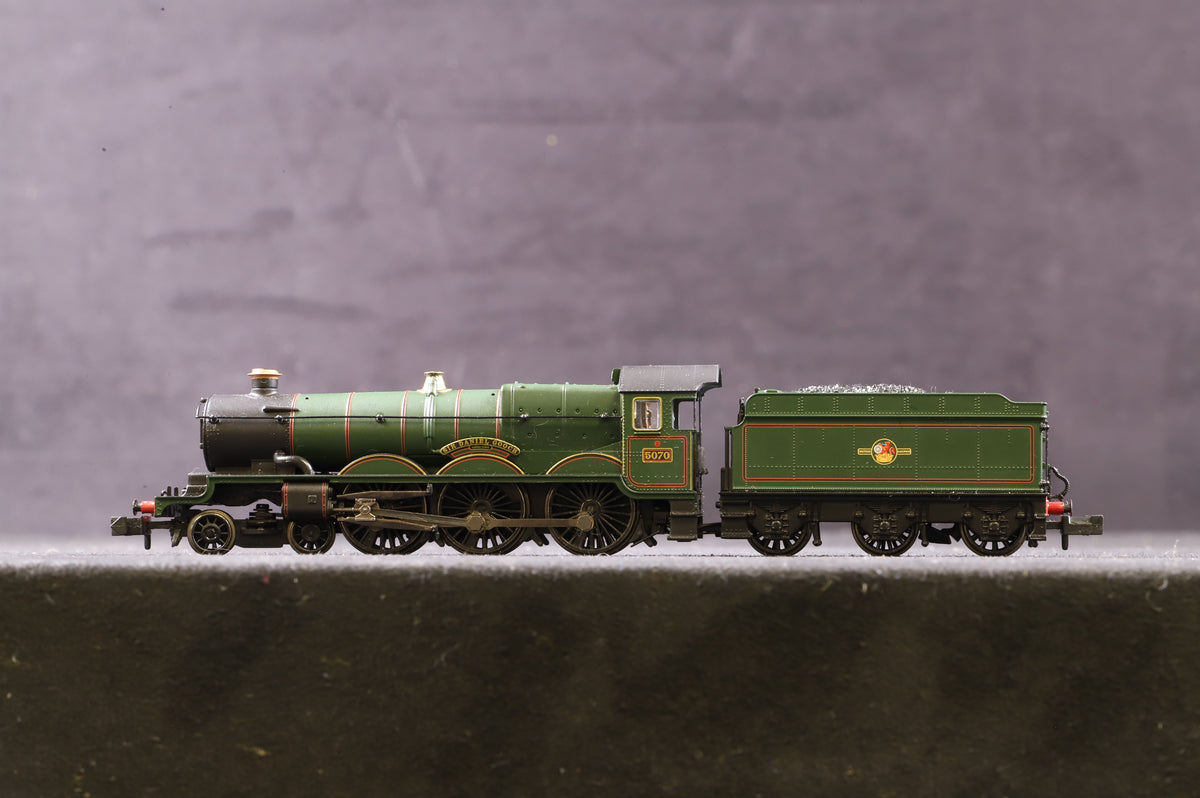 Graham Farish N 372-032 Castle Class &#39;5070&#39; &#39;Sir Daniel Gooch&#39; BR Lined Green L/C DCC Sound