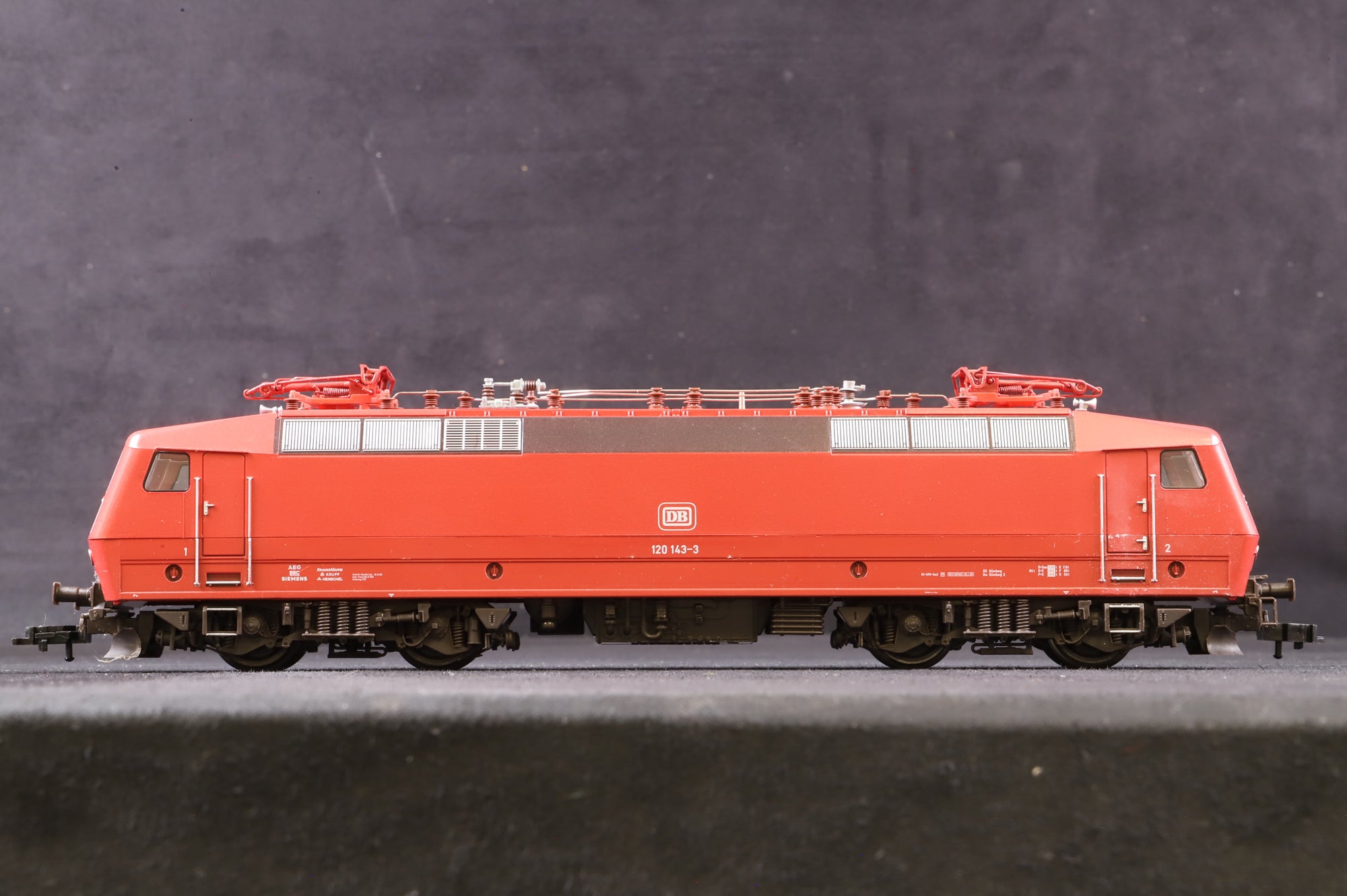 Fleischmann HO 4352 BR Class BR 120 '120 143-3' Electric Locomotive DB 2 & 3 Rail