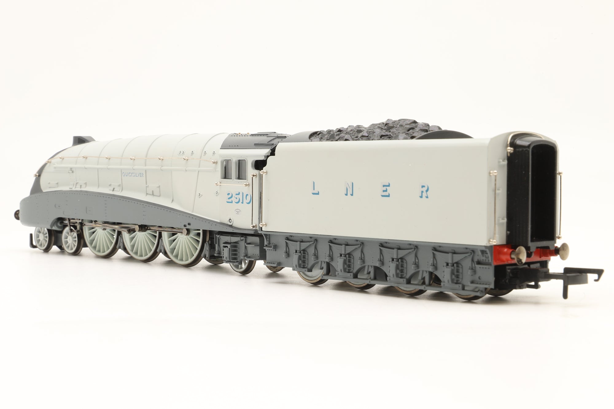 Hornby OO R2246 Class A4 'Quicksilver' LNER Silver Tender Drive