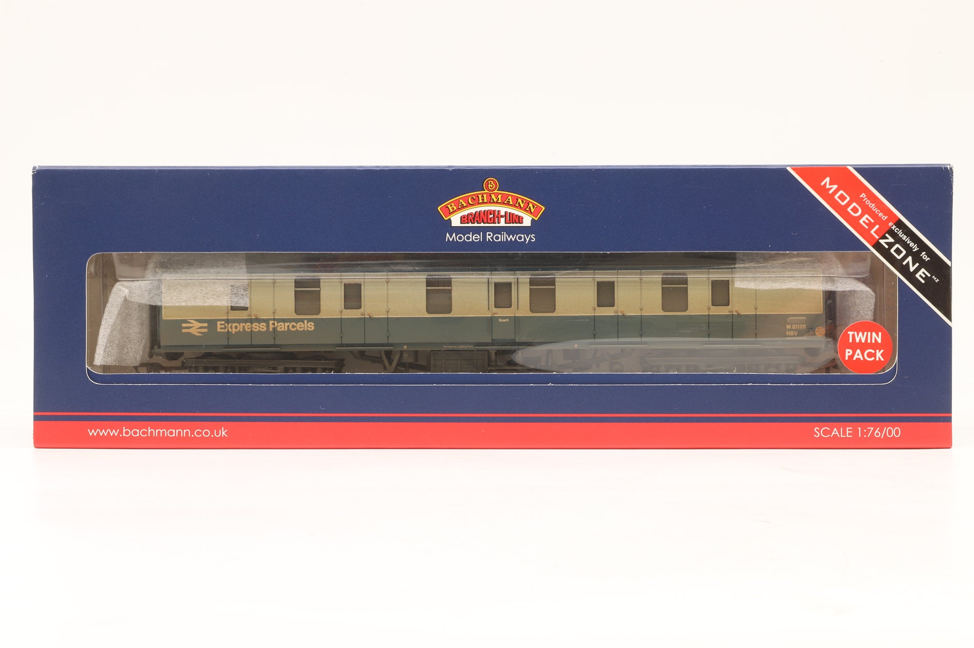 Bachmann OO 39-000K Twin Pack Of BR Mk1 BG Express Parcels & BSK Blue & Grey Weathered