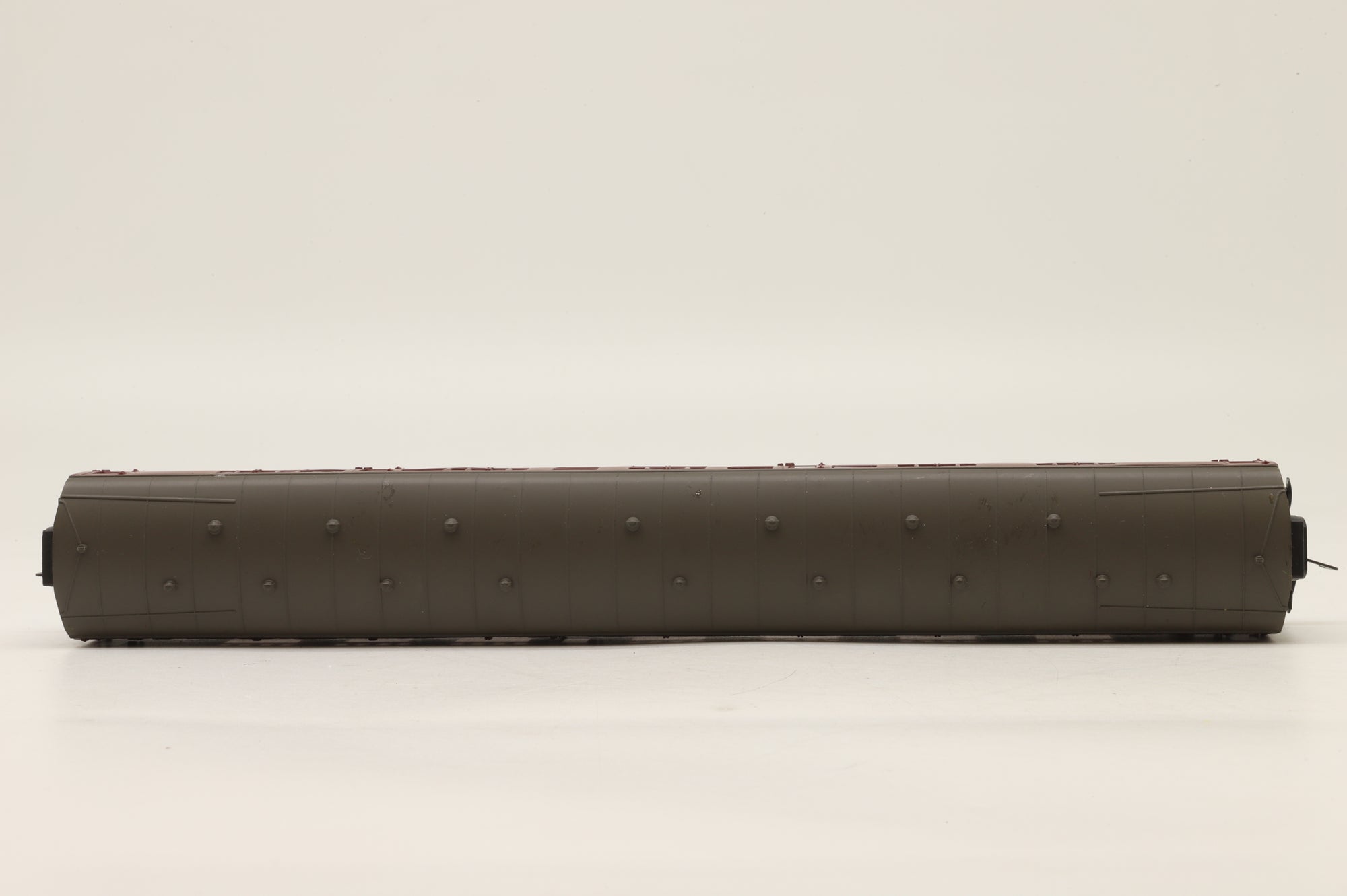 Hornby OO Rake Of 2 Hogwarts Express Coaches Inc. R4308A & R4309B