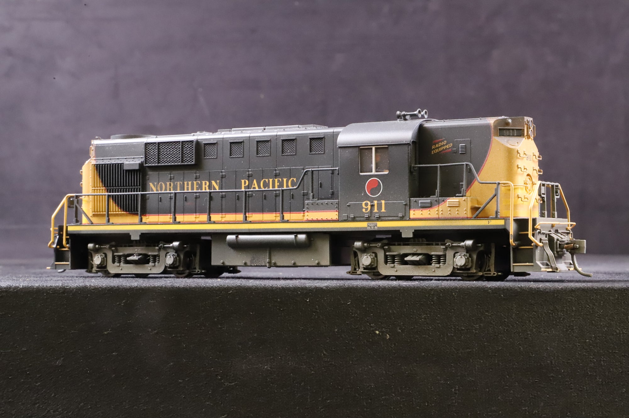 Atlas HO #8790 ALCO RS-11 Northern Pacific #911