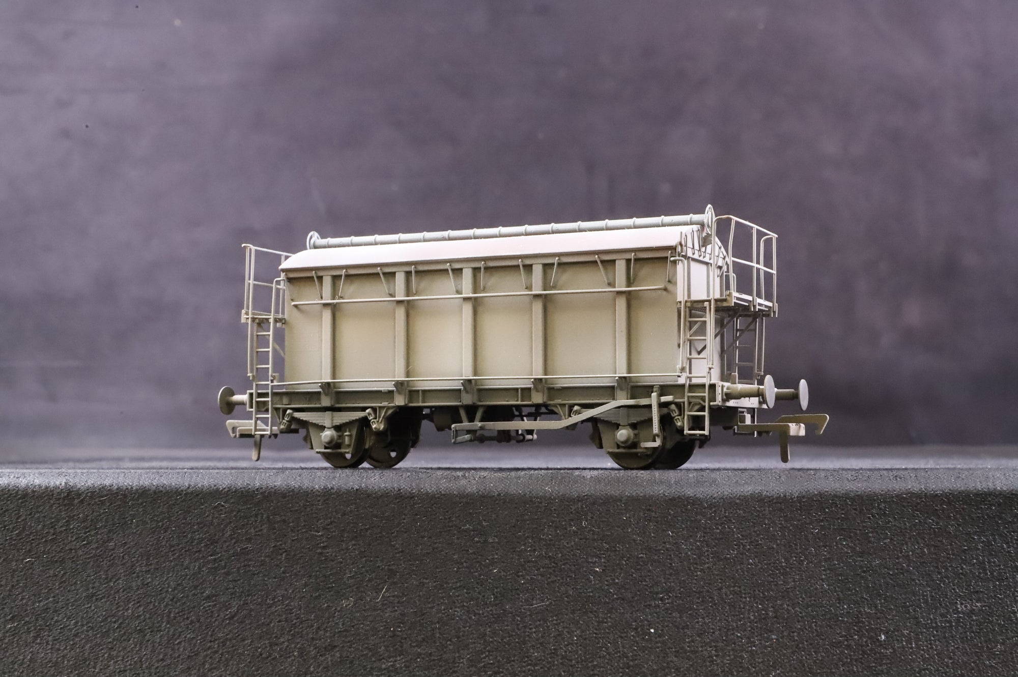 KMRC OO Rake of 3 PRA China Clay Wagons - Late, Inc. SB007A, B & D, Weathered