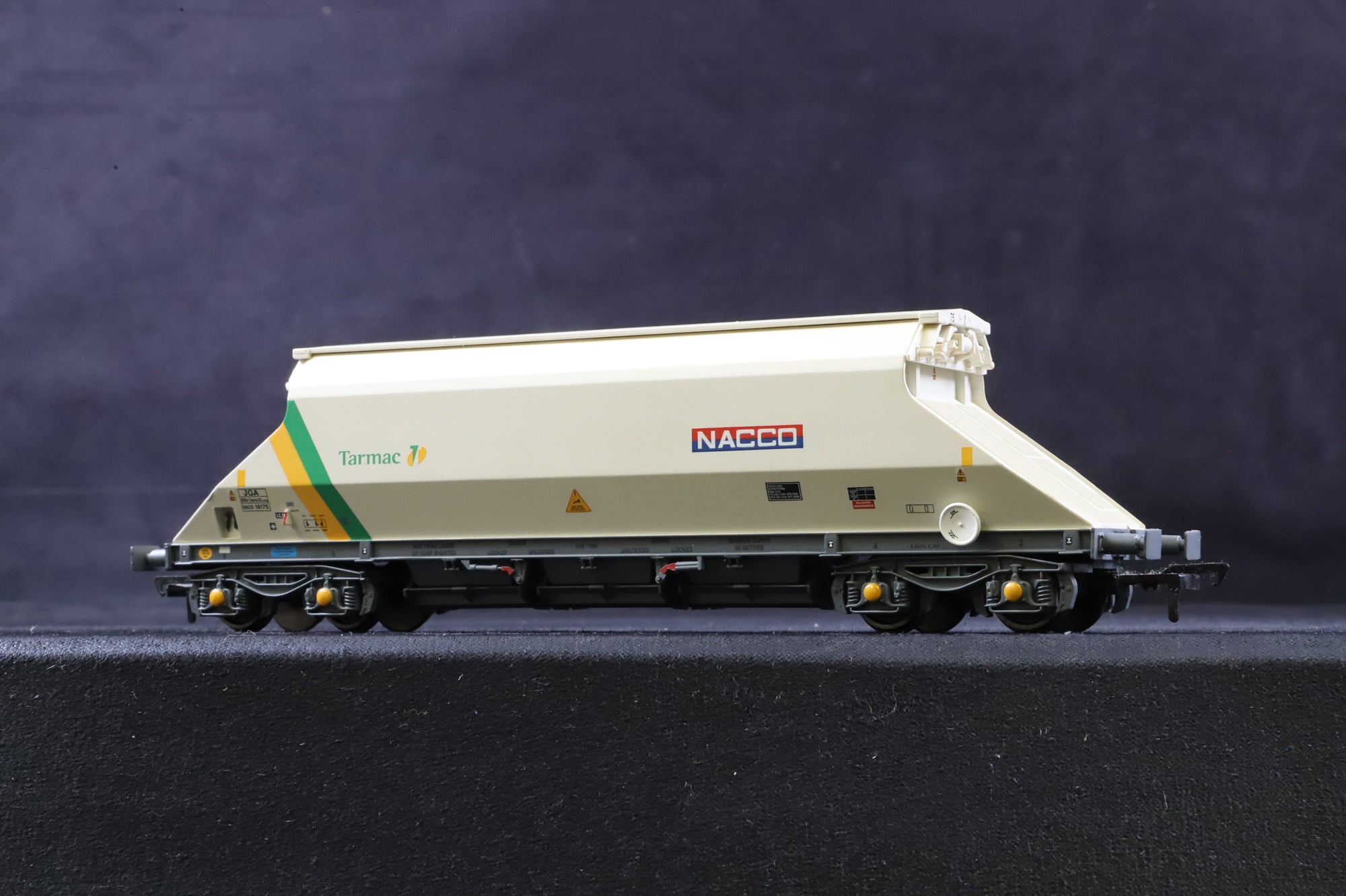 Bachmann OO Rake of 3 Bogie Hopper Wagons, Inc. 37-328 & 328B