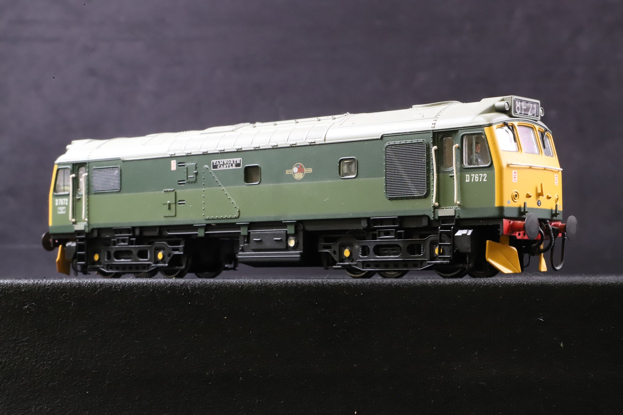 Bachmann OO 32-402 Class 25/3 Bo-Bo 'Tamworth' Diesel Two Tone Green