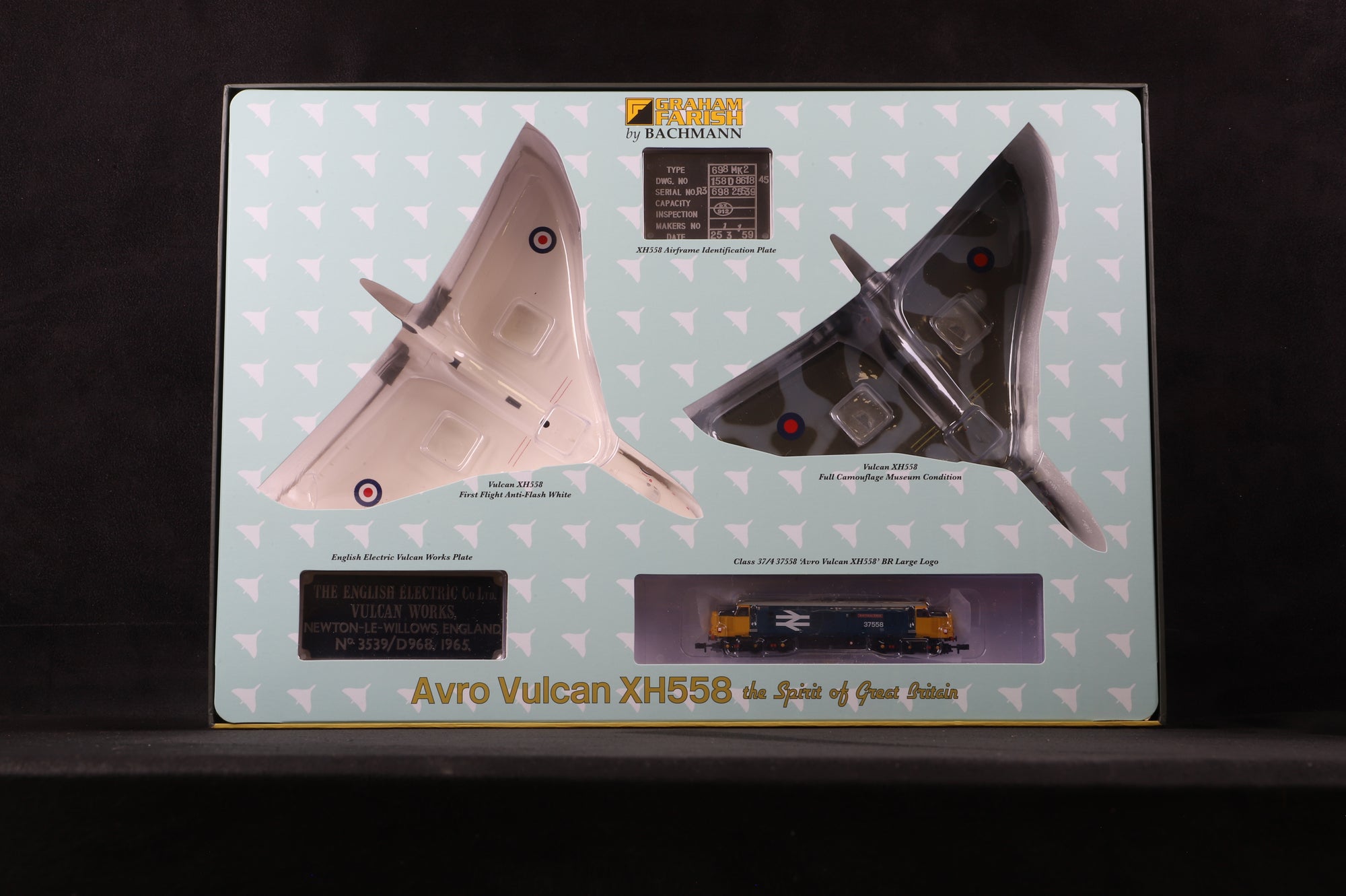 Graham Farish N Gauge 370-375 Avro Vulcan XH558 'The Spirit of Great Britain' Train Pack