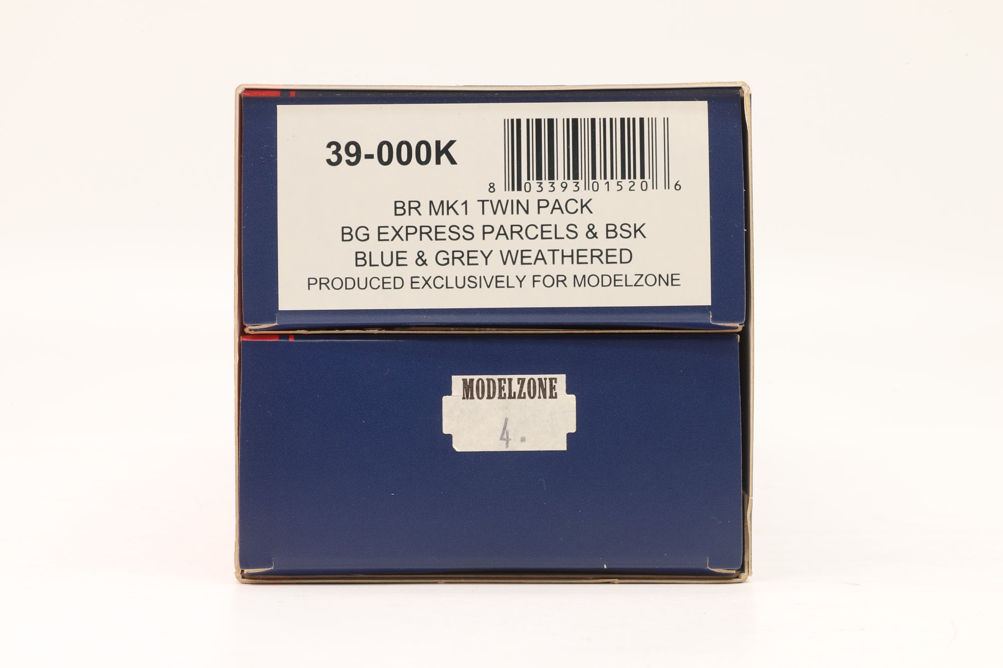 Bachmann OO 39-000K Twin Pack Of BR Mk1 BG Express Parcels & BSK Blue & Grey Weathered