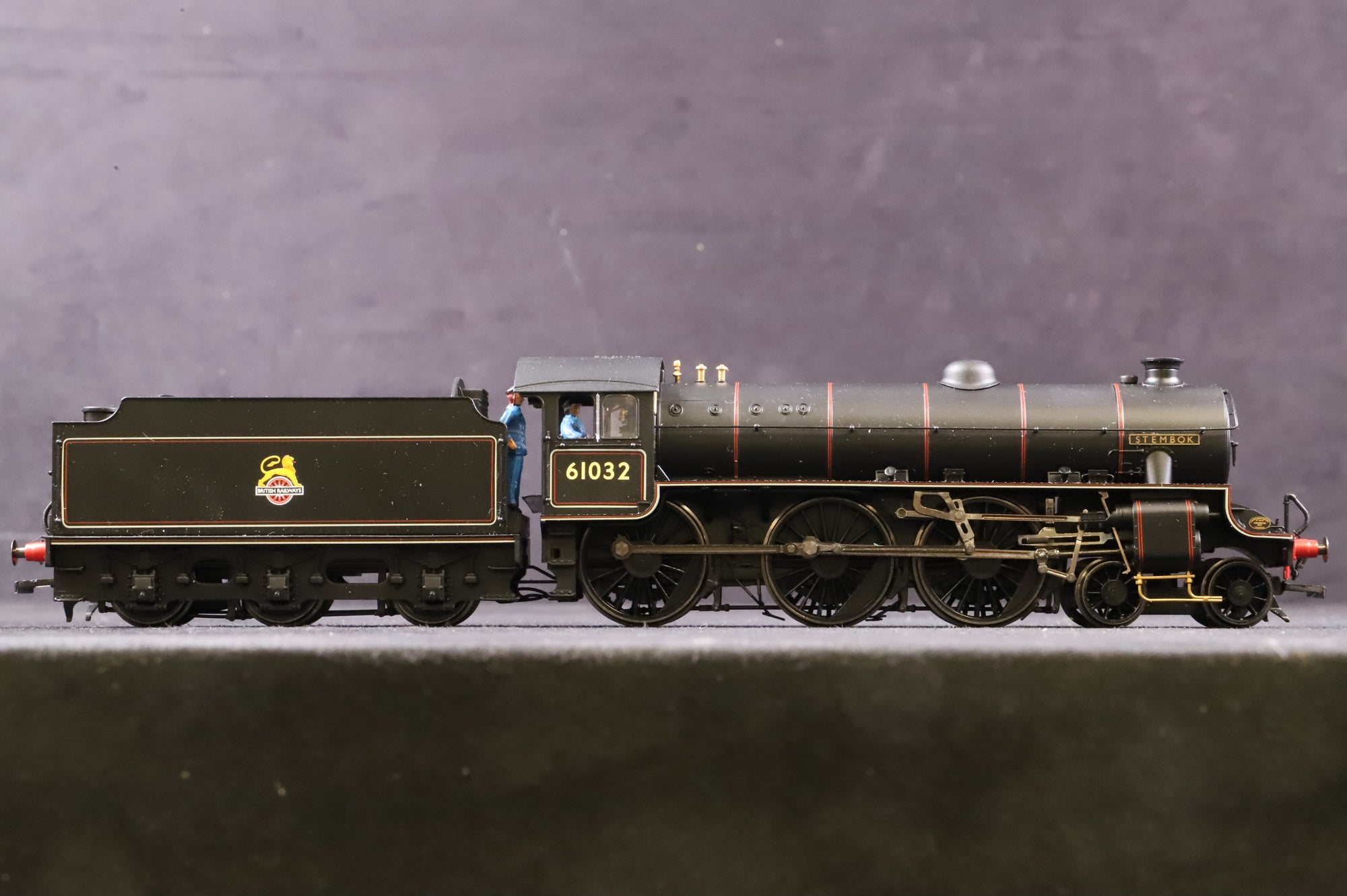 Hornby OO R3451 Class B1 '61032' 'Stembok' BR Lined Black E/C