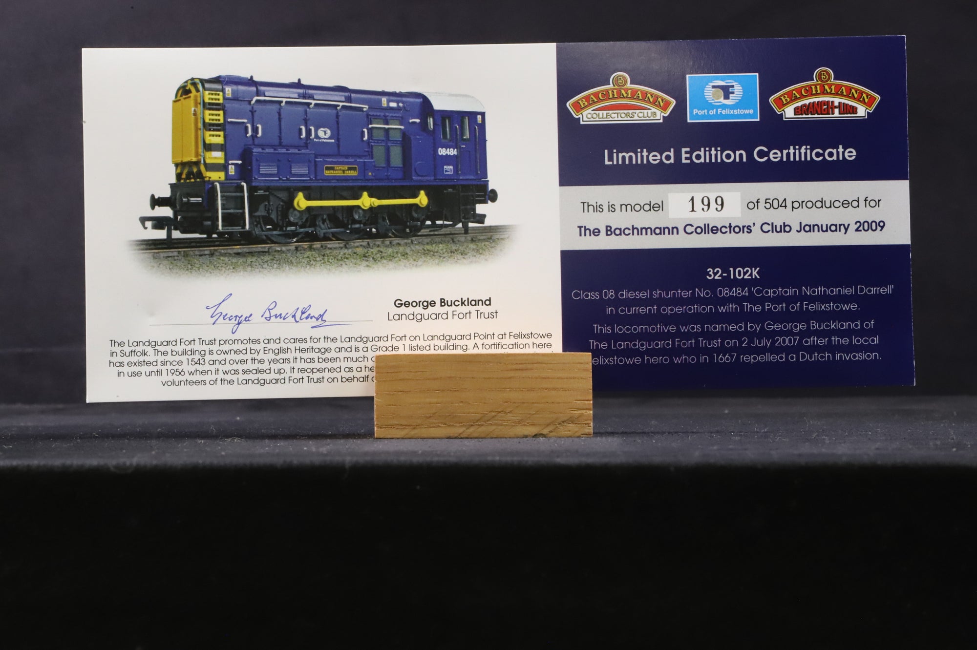 Bachmann OO 32-102K Class 08 08484 'Captain Nathaniel Darell' in Port of Felixstowe Blue w/ Wasp Stripe