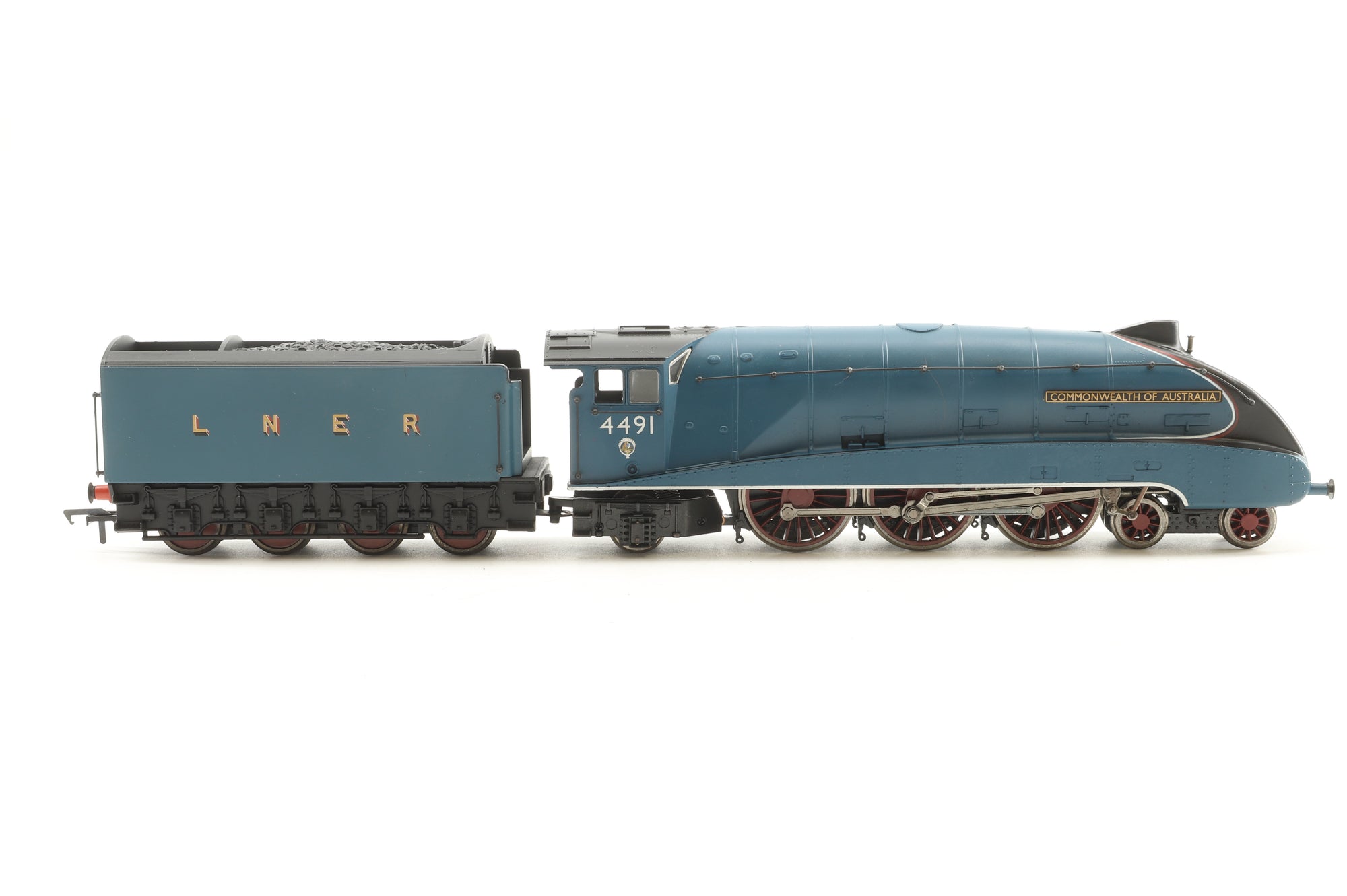 Bachmann OO 31-2001 Set of 3 Class A4 'Commonwealth of Australia' in BR Green, BR Blue & LNER Blue