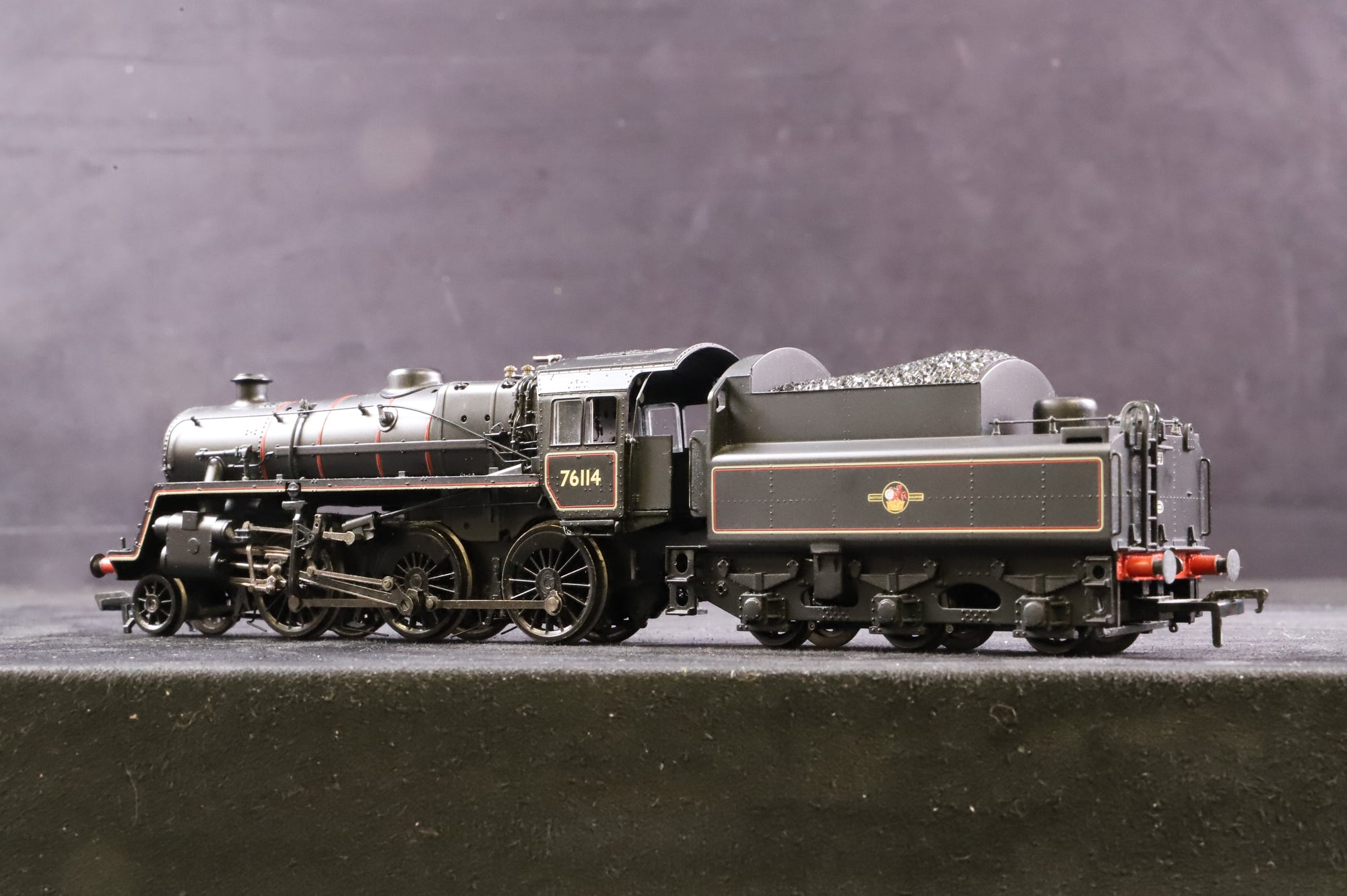 Bachmann OO 32-952Z Standard Class 4MT 2-6-0 '76114' BR Black L/C Excl. BRM