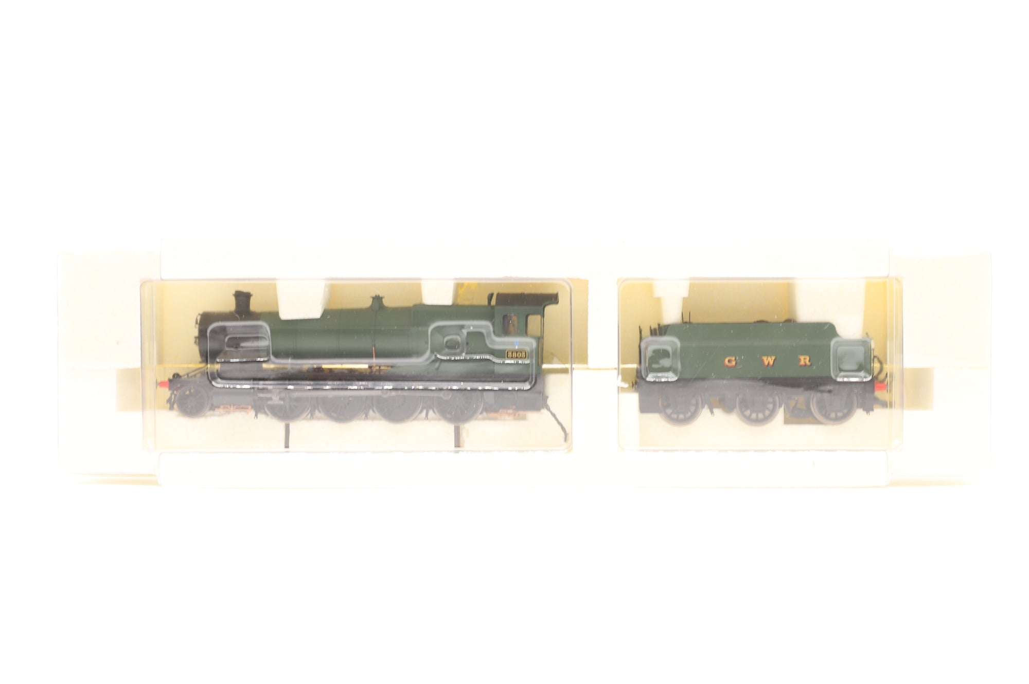 Hornby OO R2918 Class 3800 '3803' 2-8-0 GWR Green
