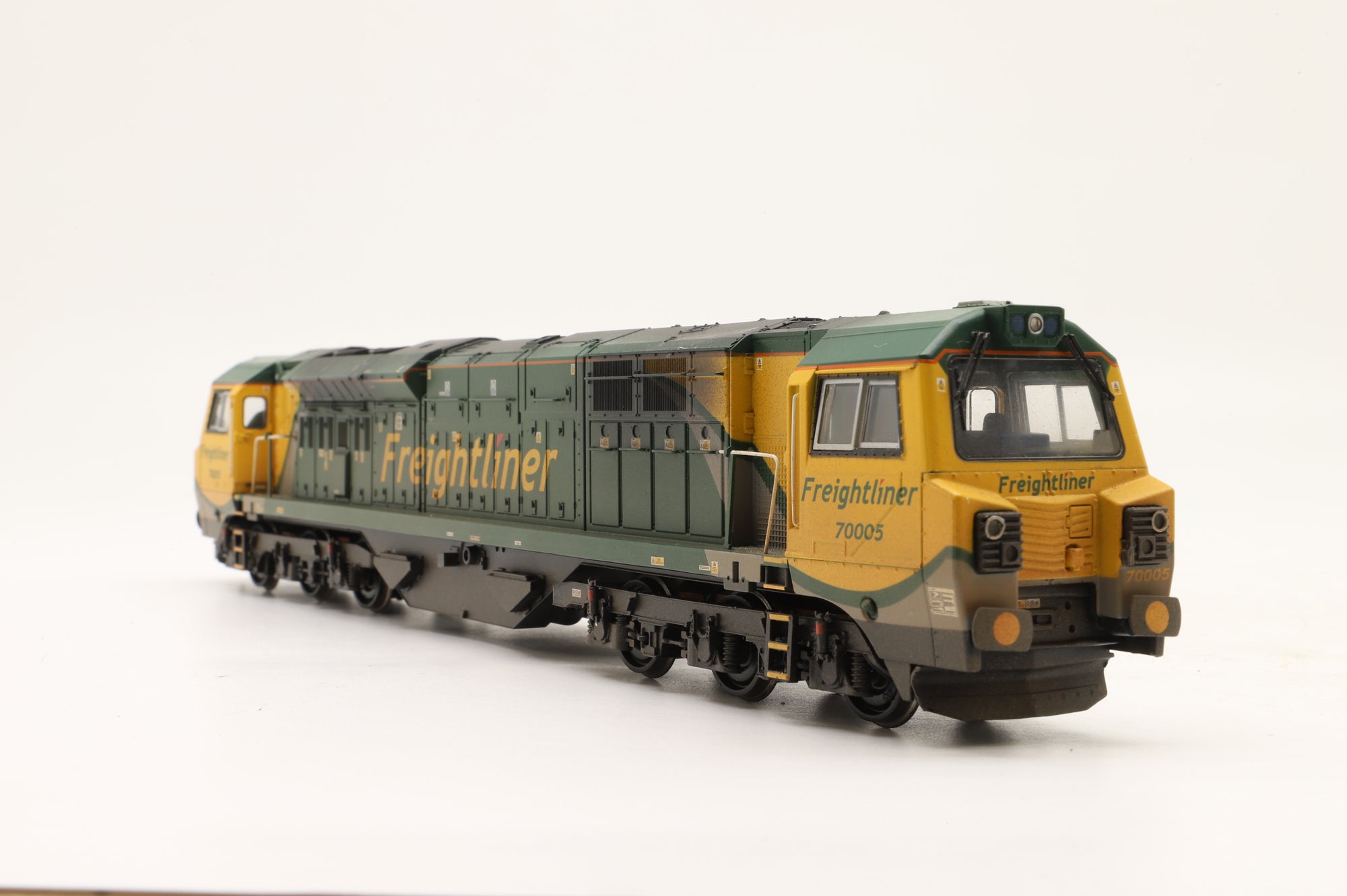 Bachmann OO 31-588 Class 70 70005 in Freightliner Livery – Weathered