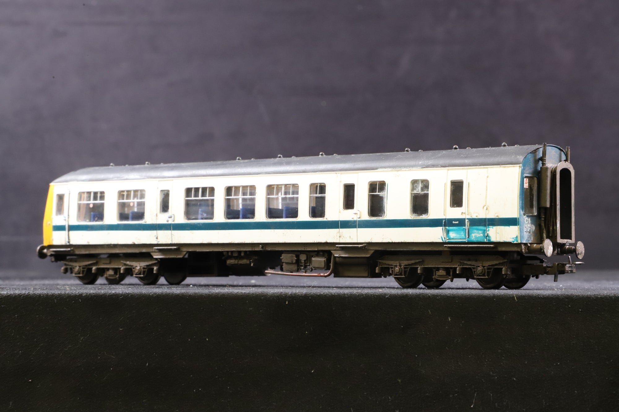 WORKSHOP Bachmann OO Class 108 2 Car DMU BR Refurbished White & Blue NON RUNNER