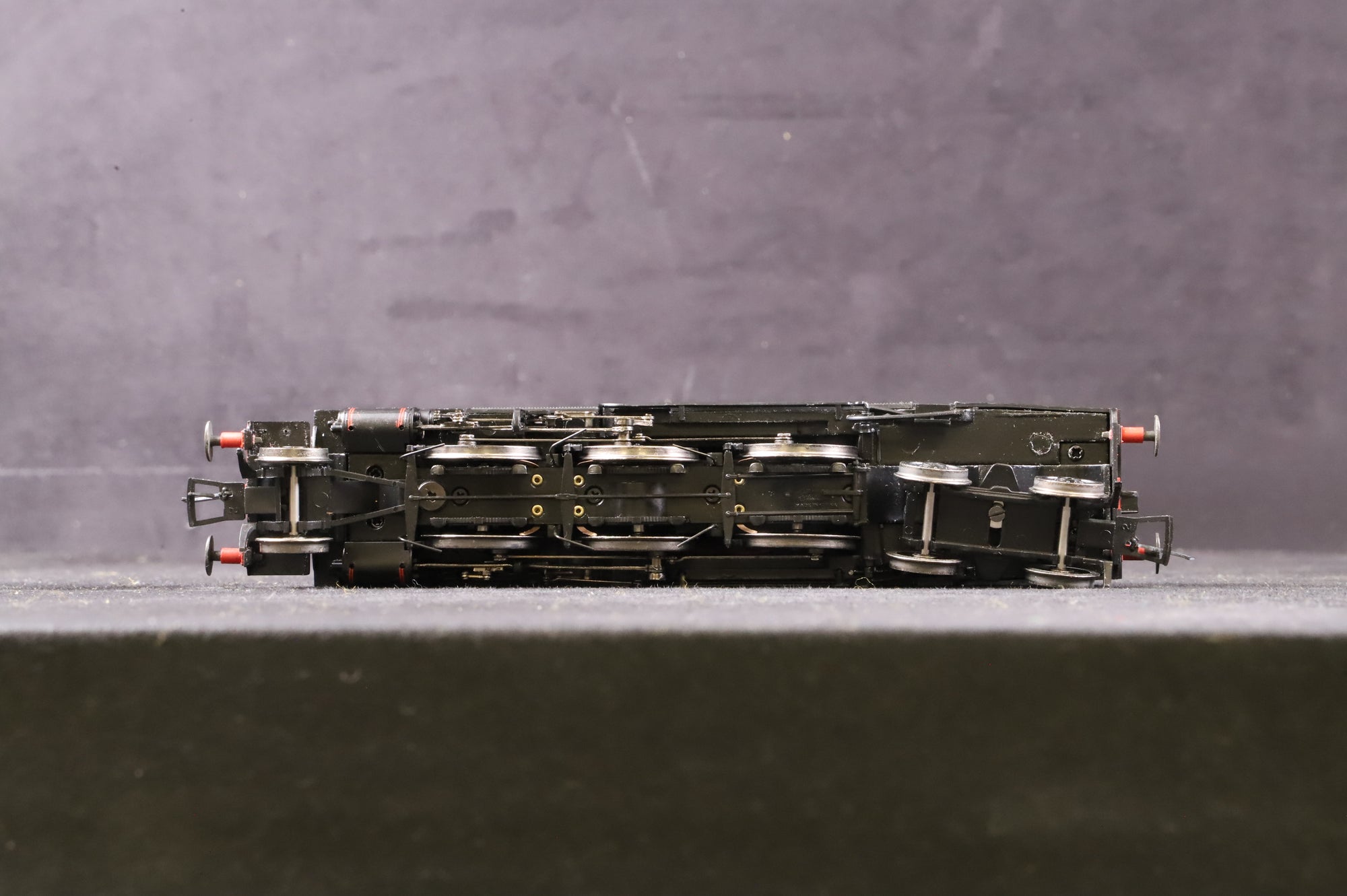 WORKSHOP Bachmann OO Fairburn Tank 42058 in Lined BR Black w/ Late Crests